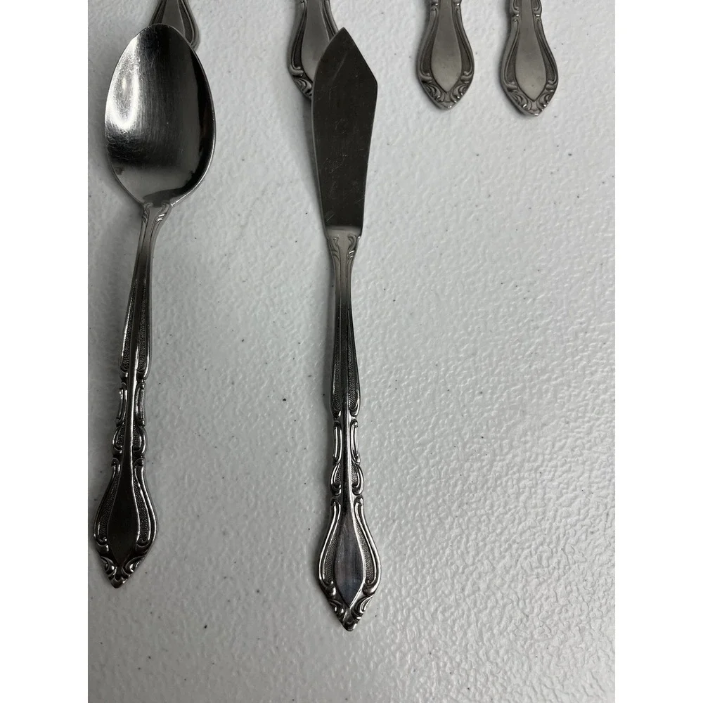 Stanley Roberts Rogers Co Stainless Flatware AUBERGE 28 Piece Set‎